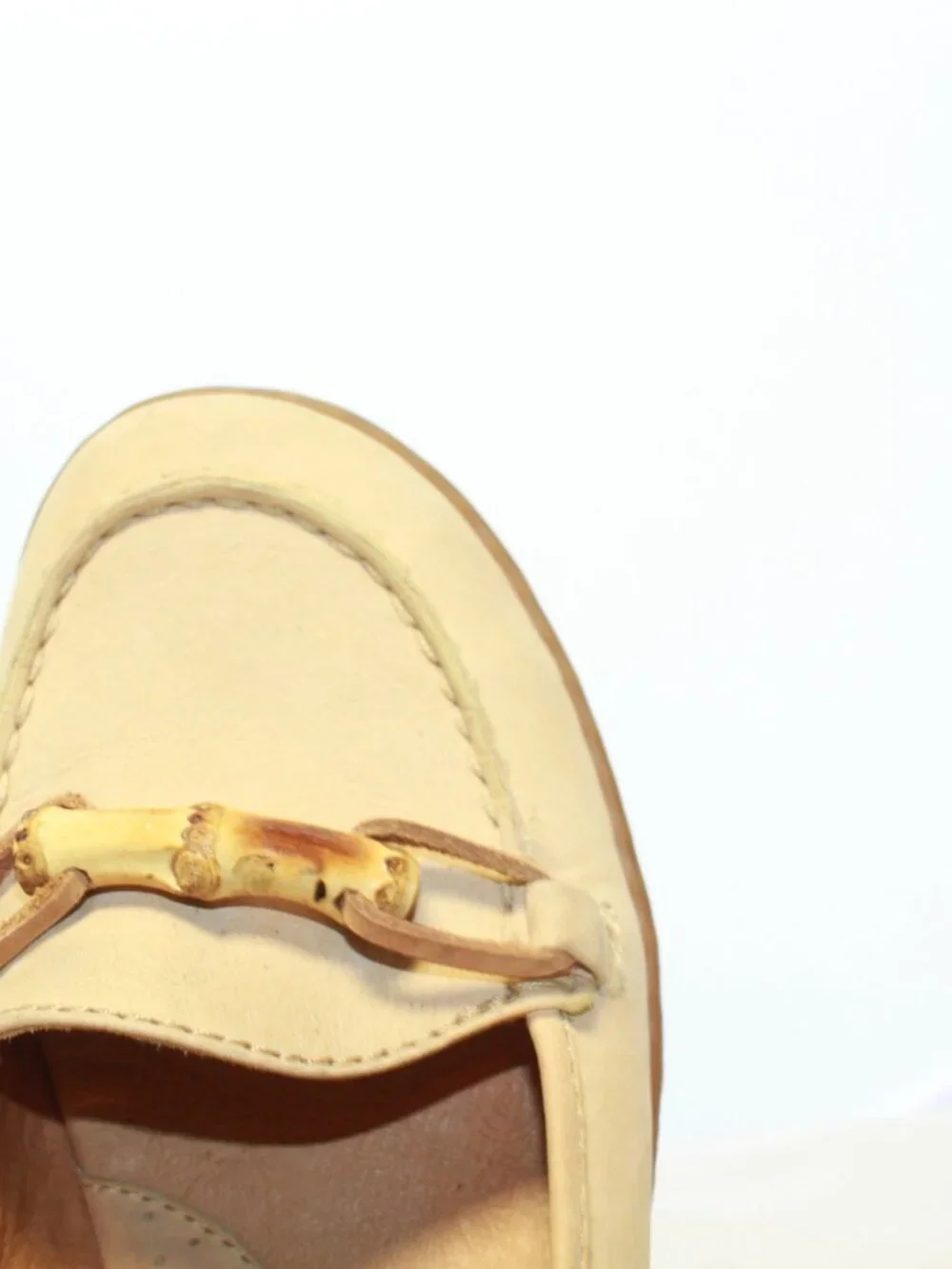 Born Size 6.5 Tan Leather Bamboo Bit Rubber Sole Comfort Moc Loafers - W1062